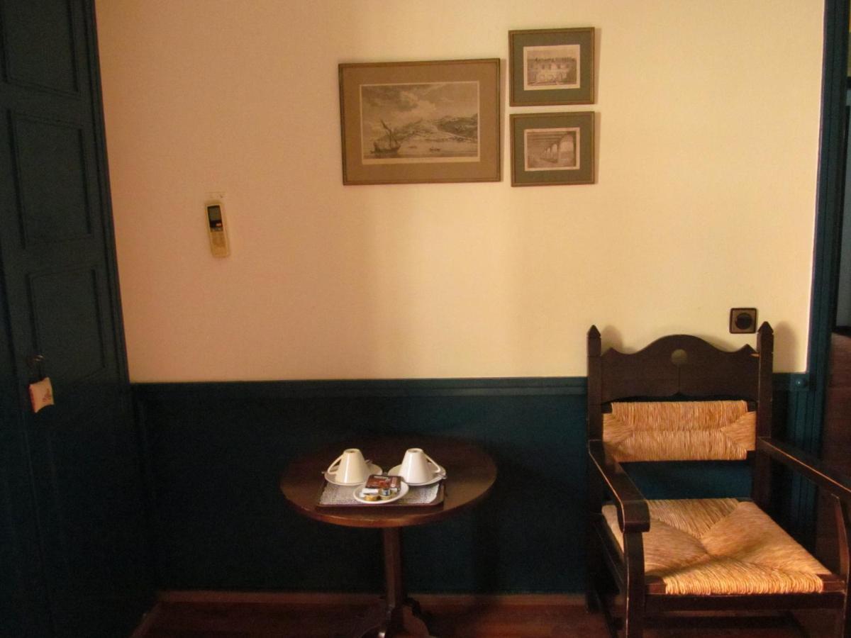 Hotel Aliki シミ 部屋 写真